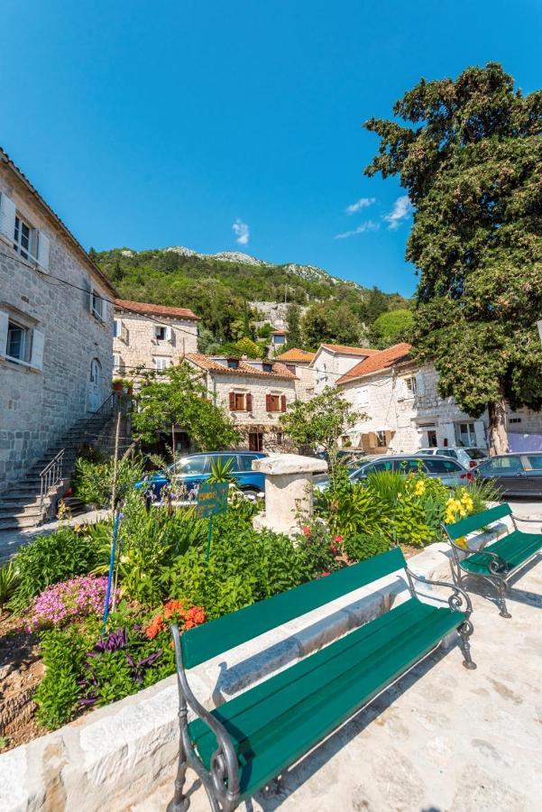 Charming Bohemian House In Perast Villa Exterior photo