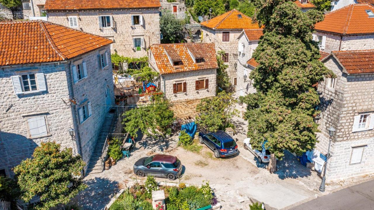 Charming Bohemian House In Perast Villa Exterior photo